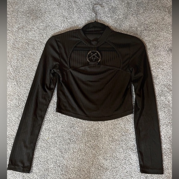 Long sleeve gothic crop top black color with pentagram - Picture 4 of 7
